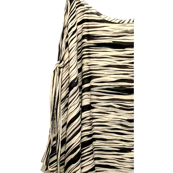 Calvin Klein 100% Silk Flowy Skirt Lined Asymm - Picture 3 of 7